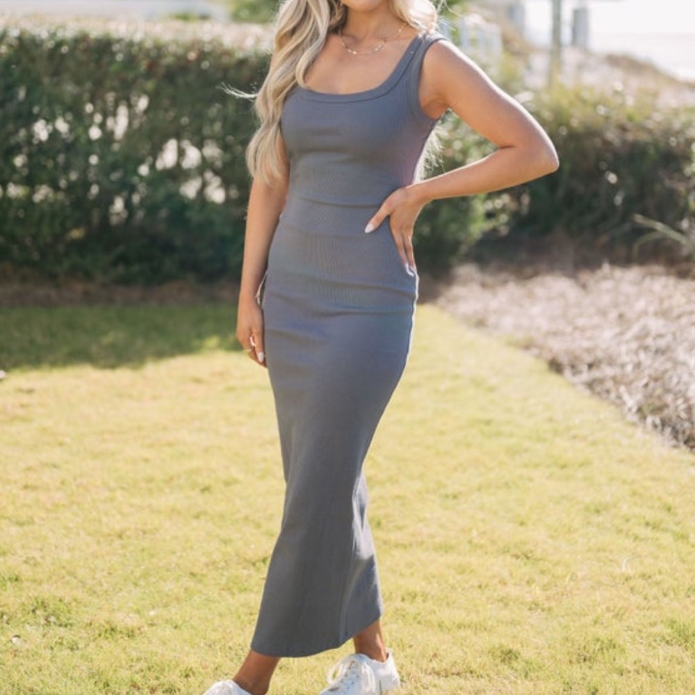 Chic Sleeveless Gray Maxi Dress